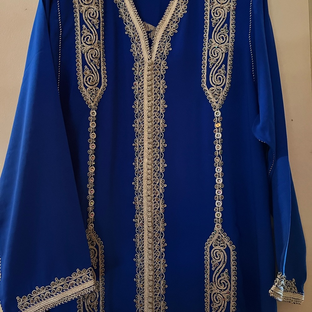 Moroccan authentic hand made Caftan in a chic classy blue- comes with gold belt - Picture 3 of 4